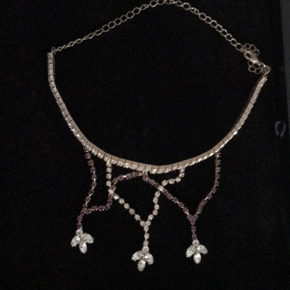 Diamond/Crystal like Costume Jewelry - Picture 5 of 12